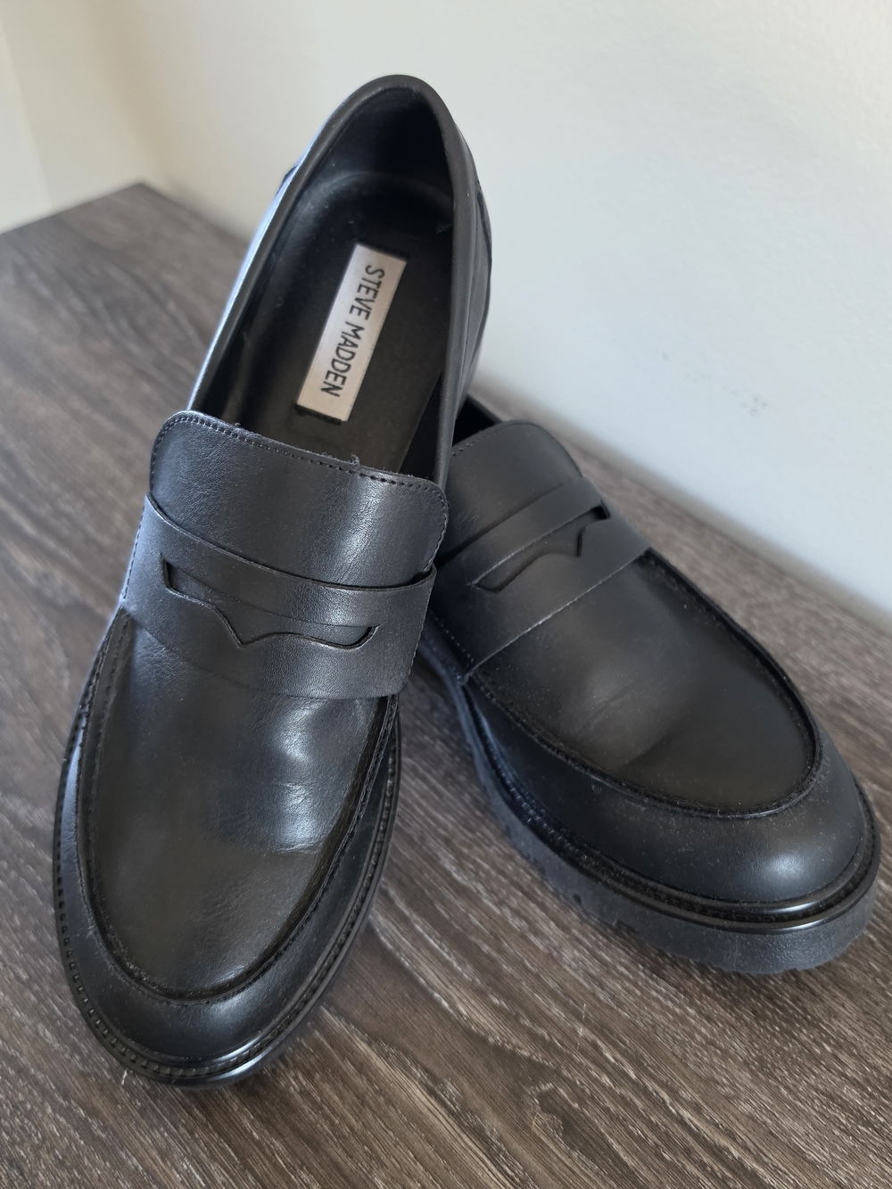 2Steve Madden Womens Black Leather Slip-On Penny Loafers